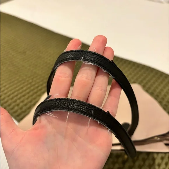 Kate Spade Staci Large Tan and Black Tote - Picture 3 of 7